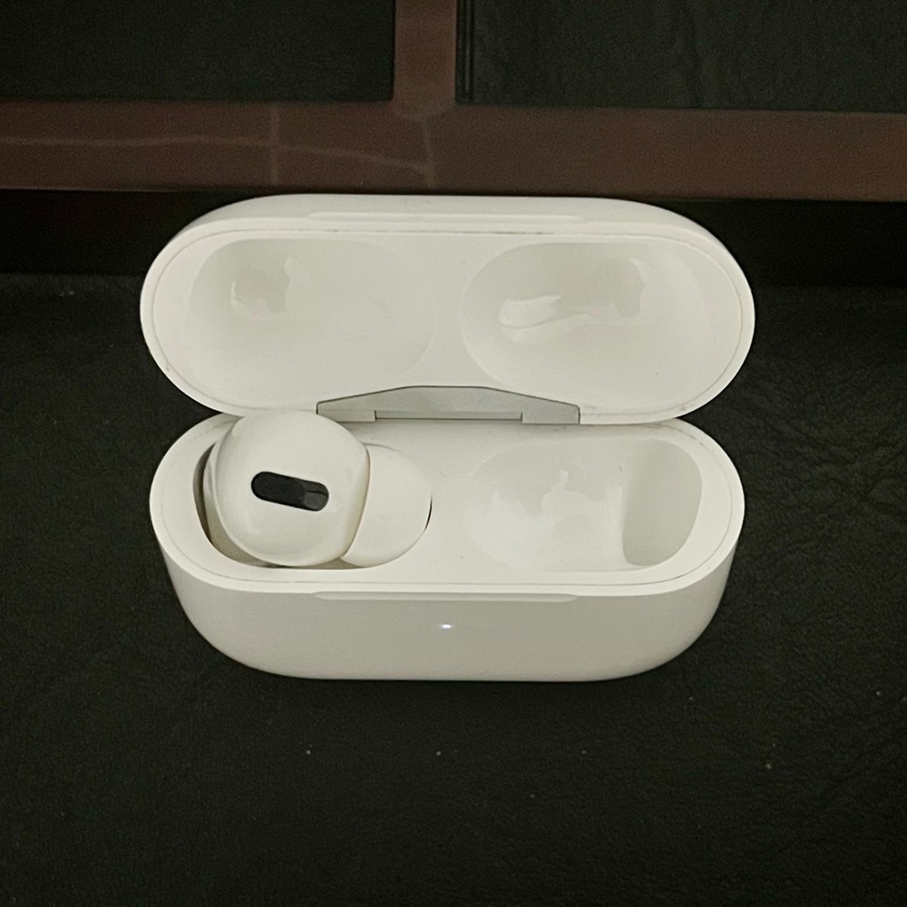 AirPods pro 1st generation